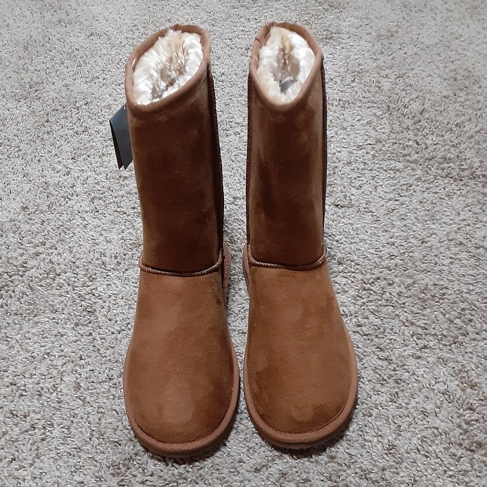Women's Size 10 APRES by LAMO Boots Camel Color Microfiber Faux Fur lining NWT